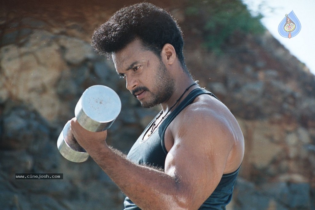 Aggiravva Movie Hot Stills - 35 / 64 photos