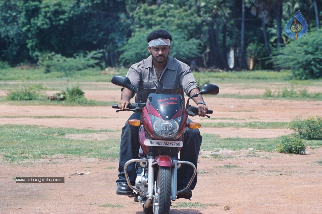 Aggiravva Movie Hot Stills - 44 / 64 photos