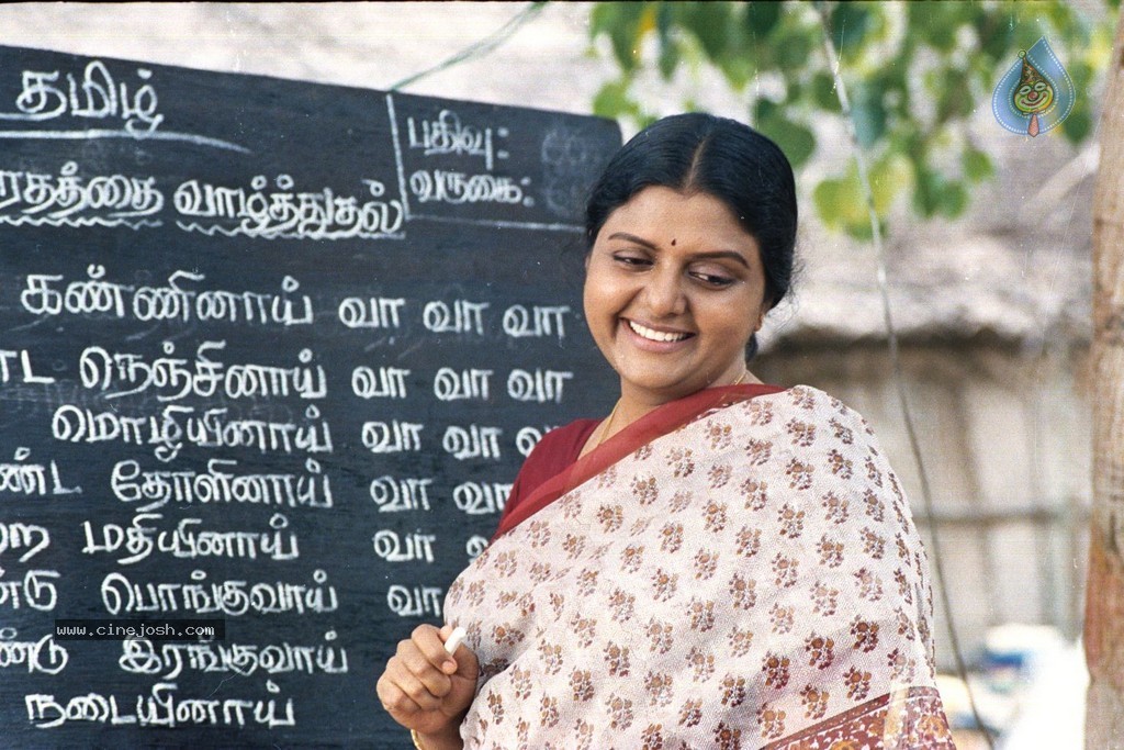Aggiravva Movie Hot Stills - 47 / 64 photos