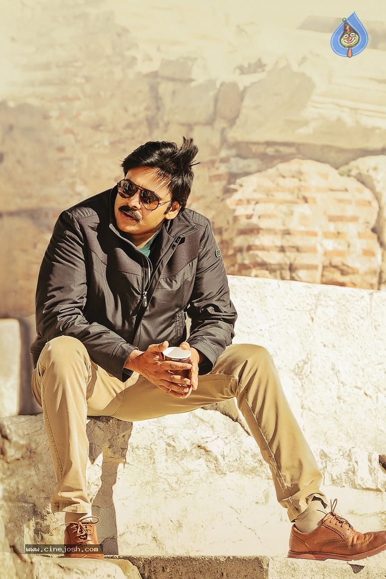 Agnyaathavaasi Working Stills And Posters - 7 / 19 photos