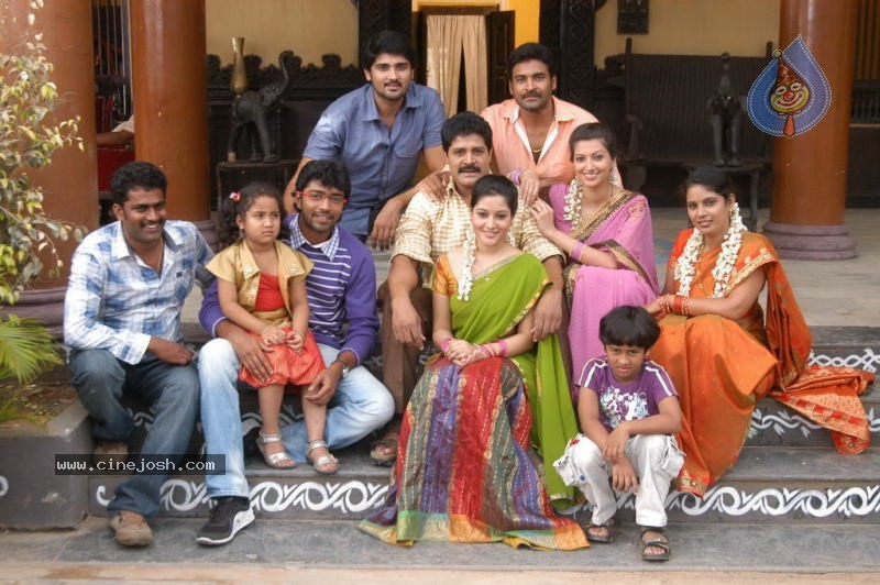 Aha Naa Pellanta Movie New Stills - 16 / 42 photos