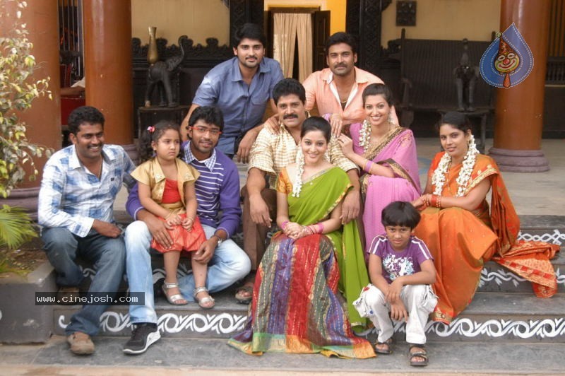 Aha Naa Pellanta Movie New Stills - 22 / 42 photos