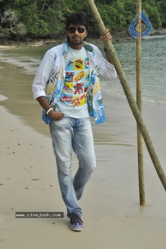 Aha Naa Pellanta Movie New Stills - 24 / 42 photos