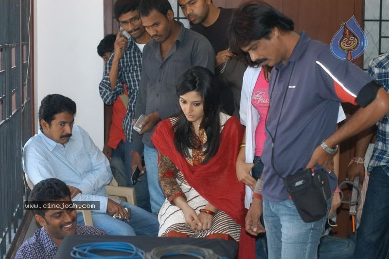 Aha Naa Pellanta Movie New Stills - 26 / 42 photos