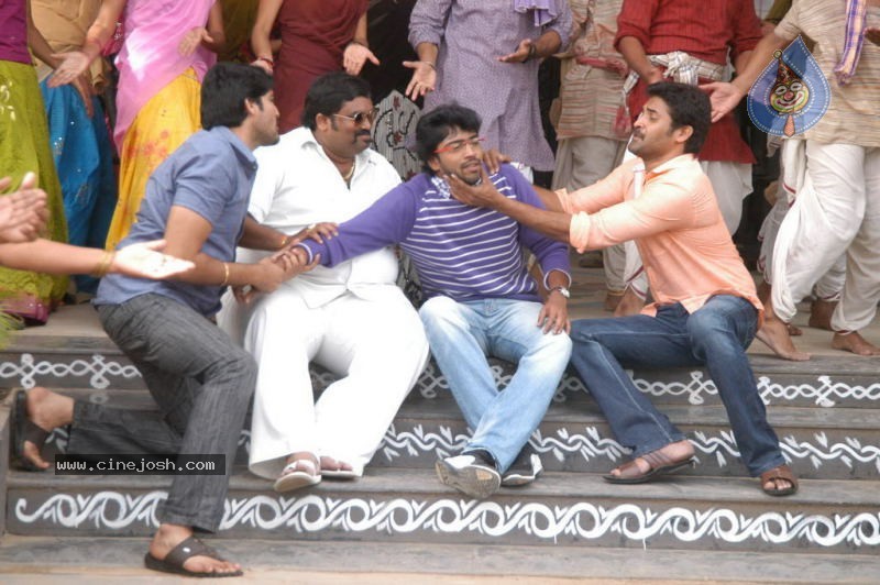 Aha Naa Pellanta Movie Stills - 20 / 54 photos