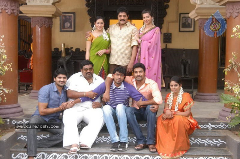 Aha Naa Pellanta Movie Stills - 22 / 54 photos