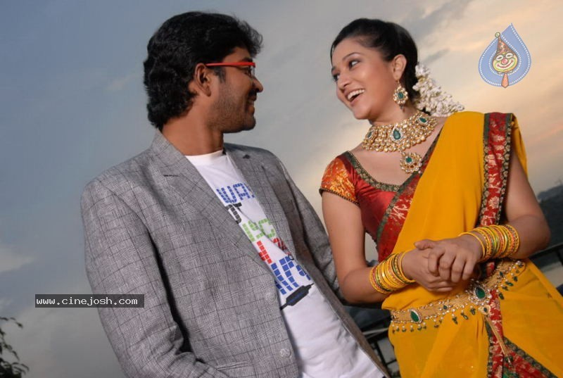 Aha Naa Pellanta Movie Stills - 39 / 54 photos