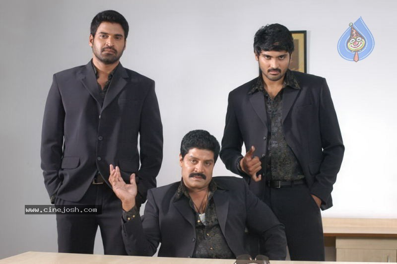 Aha Naa Pellanta Movie Stills - 44 / 54 photos