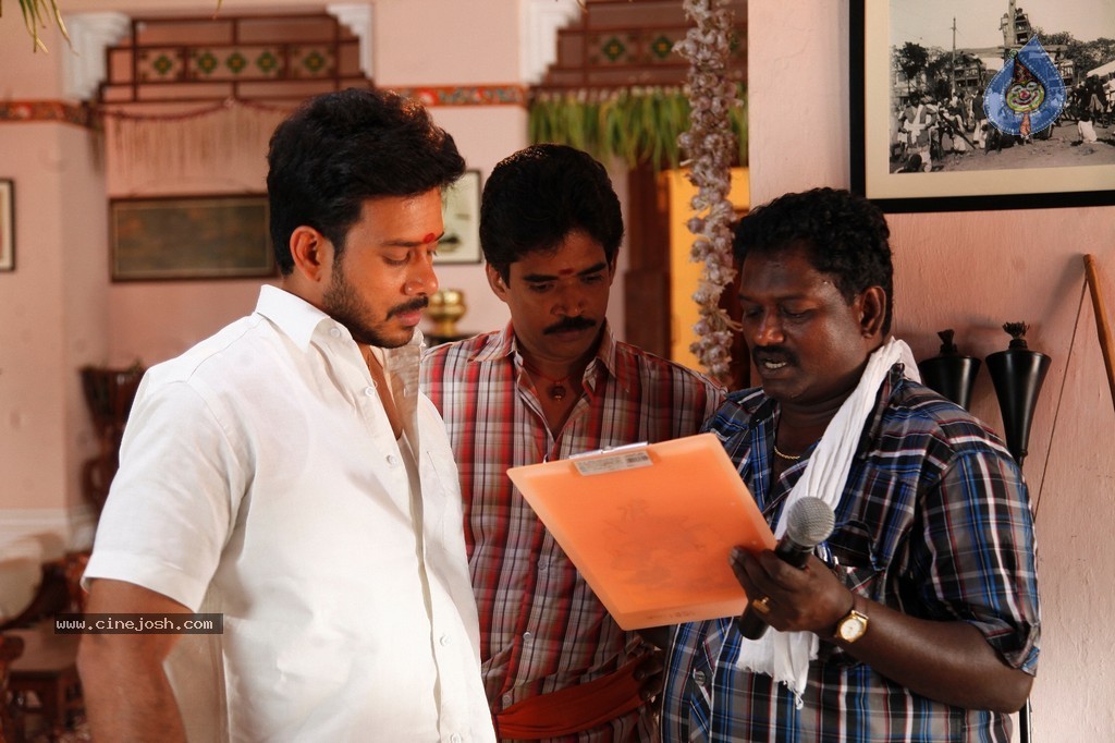 Aindhaam Thalaimurai Sidha Vaidhiya Sigamani Photos - 18 / 27 photos