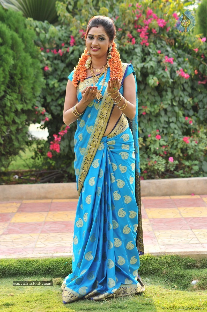 Akilandeswari Movie Stills - 9 / 14 photos