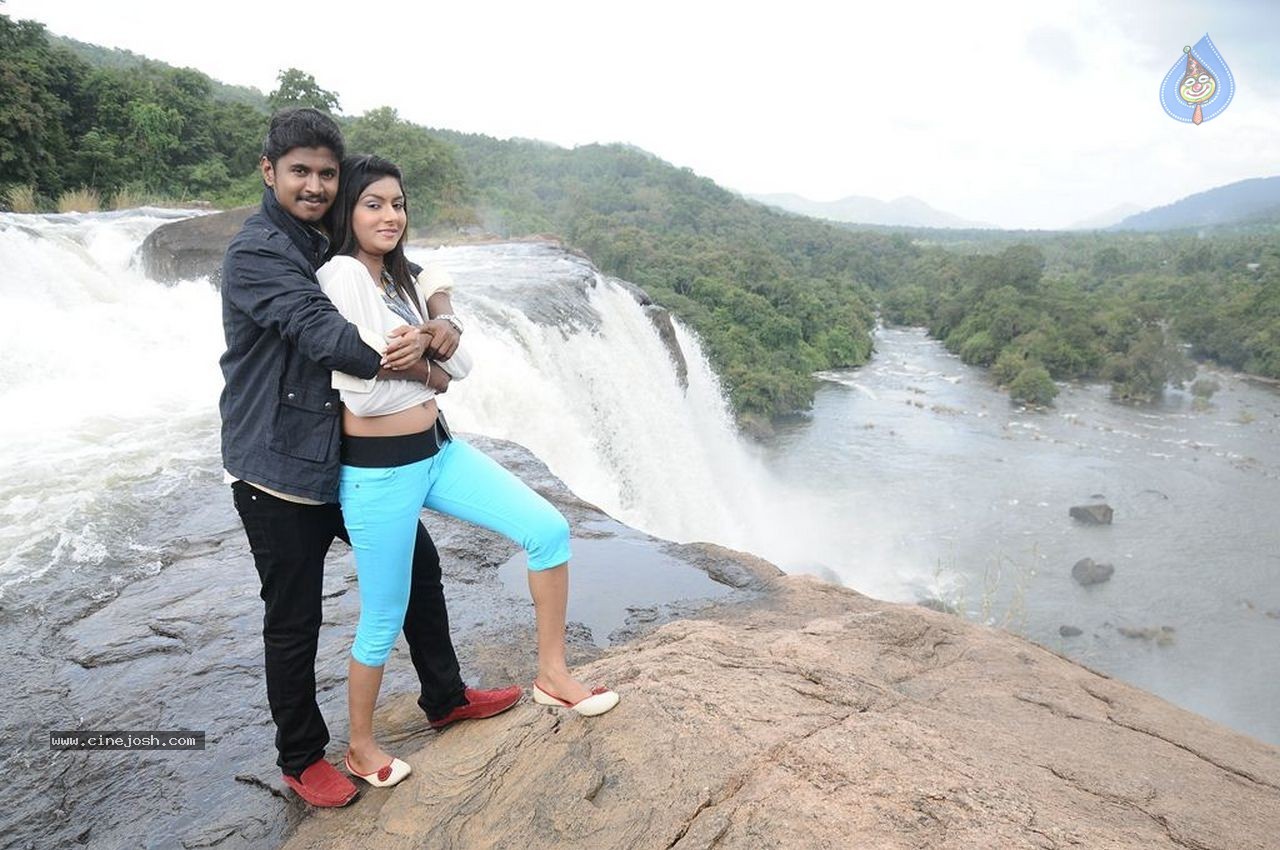 Akshaya's Nanbargal Narpani Mandram Tamil Movie Stills - 20 / 75 photos
