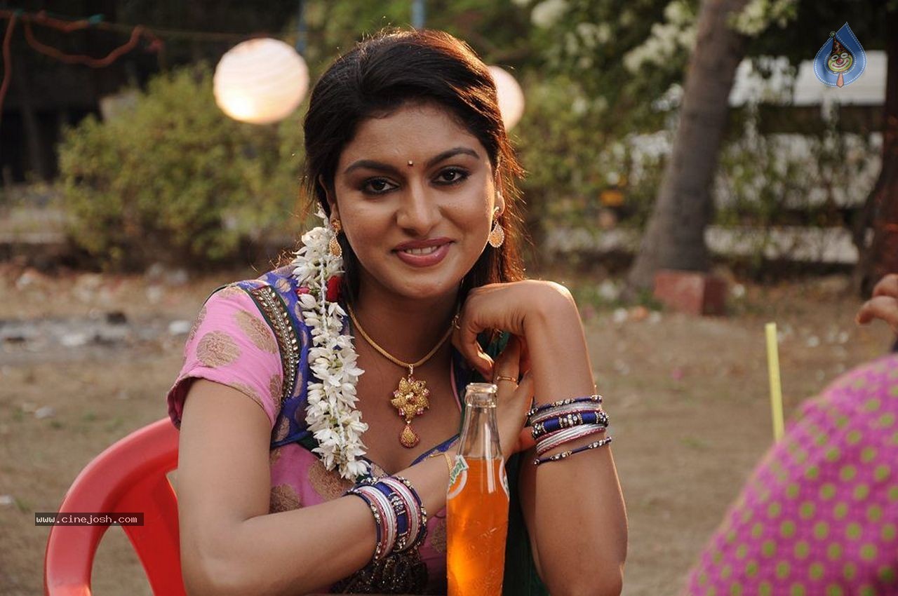Akshaya's Nanbargal Narpani Mandram Tamil Movie Stills - 62 / 75 photos