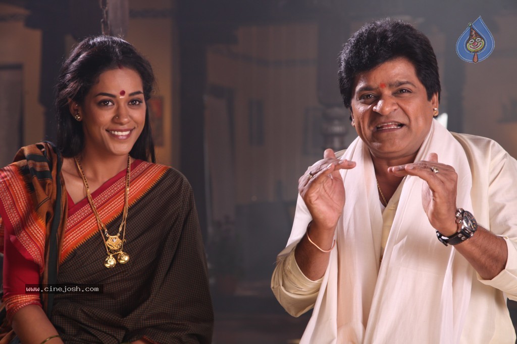 Ali with Mumaith Khan Stills - 89 / 150 photos