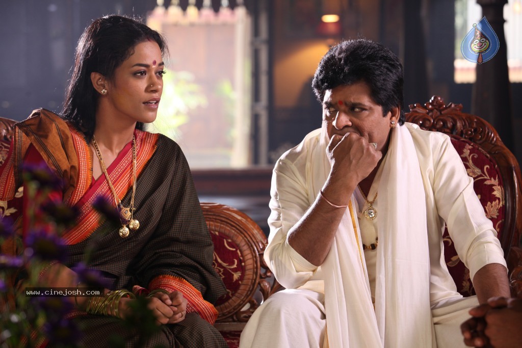 Ali with Mumaith Khan Stills - 97 / 150 photos