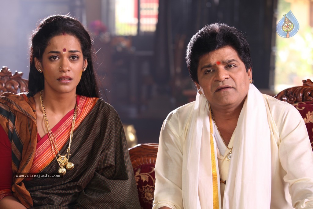 Ali with Mumaith Khan Stills - 110 / 150 photos