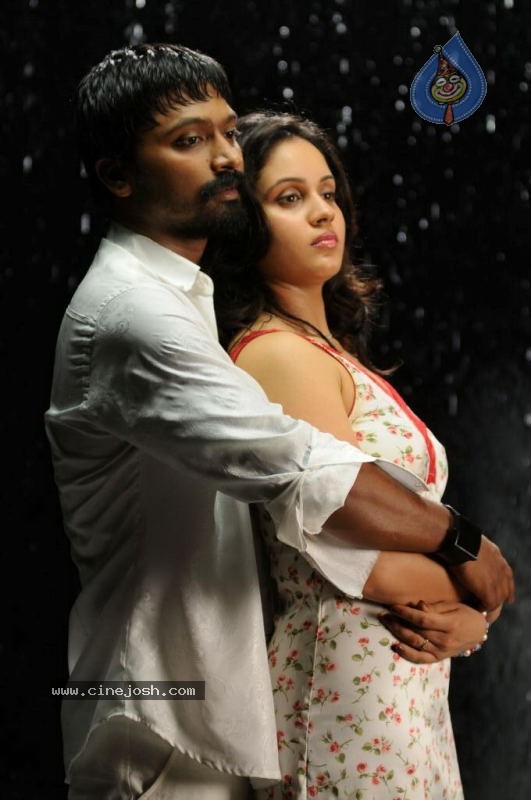  Alibaba Intlo Andaru Dongalu Movie Stills - 9 / 30 photos