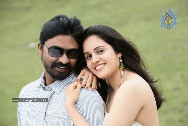   Alibaba Intlo Andaru Dongalu Movie Stills - 13 / 30 photos