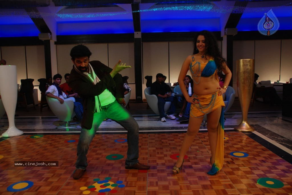 All The Best Movie Latest Stills - 28 / 103 photos