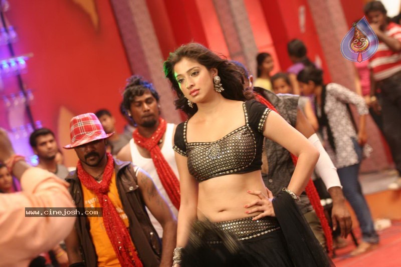 Alladista Movie Song Stills  - 20 / 25 photos