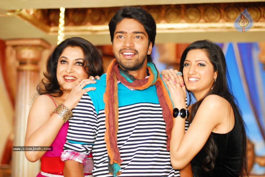 Allari Naresh Friendly Movies Movie New Stills Photo 3 of 11