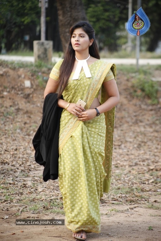 Alludu Singam Movie Stills - 16 / 20 photos