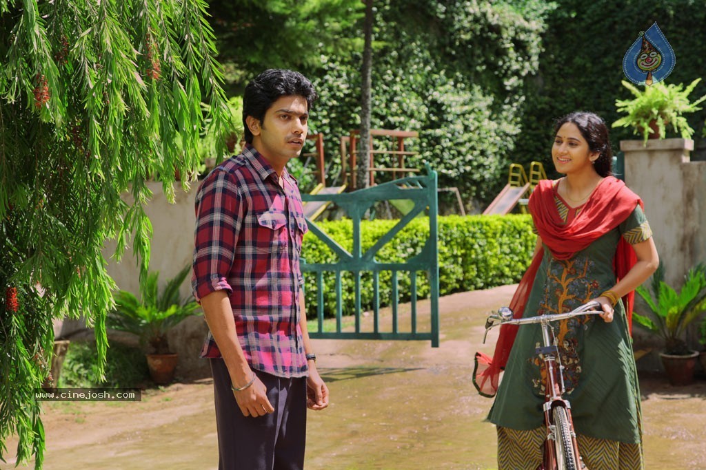 Amara Kaaviyam Tamil Movie Stills - 18 / 55 photos