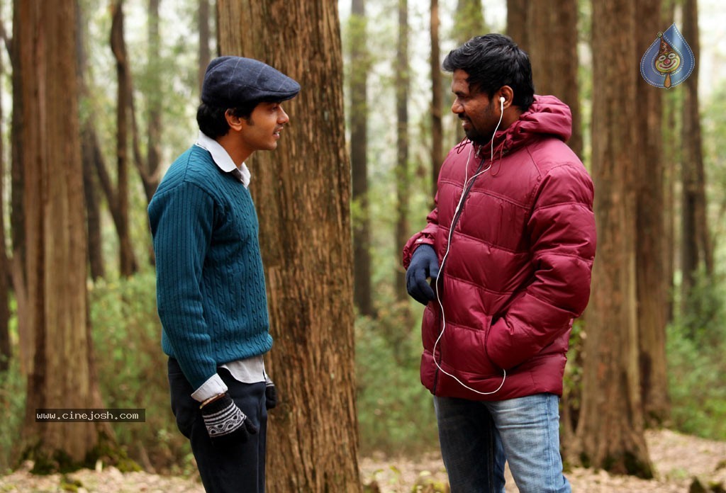 Amara Kaaviyam Tamil Movie Stills - 43 / 55 photos
