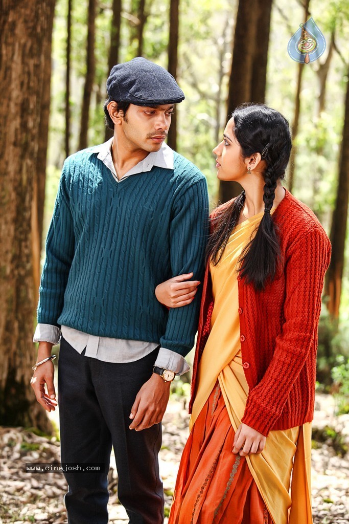 Amara Kaaviyam Tamil Movie Stills - 50 / 55 photos