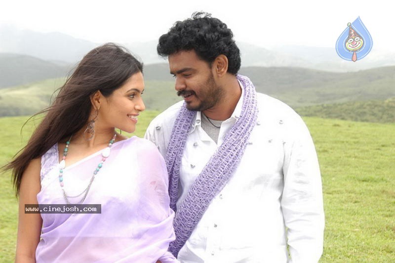 Amara Tamil Movie Stills - 23 / 29 photos