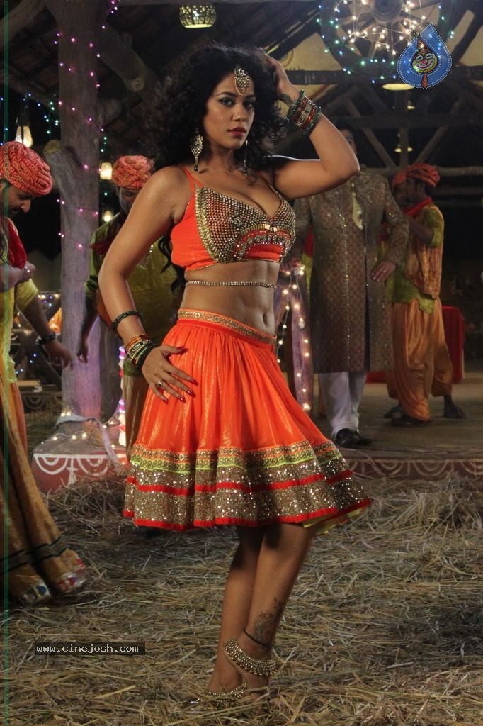 Amavaasai Tamil Movie Hot Stills - 31 / 71 photos