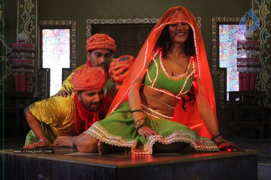 Amavaasai Tamil Movie Hot Stills - 34 / 71 photos