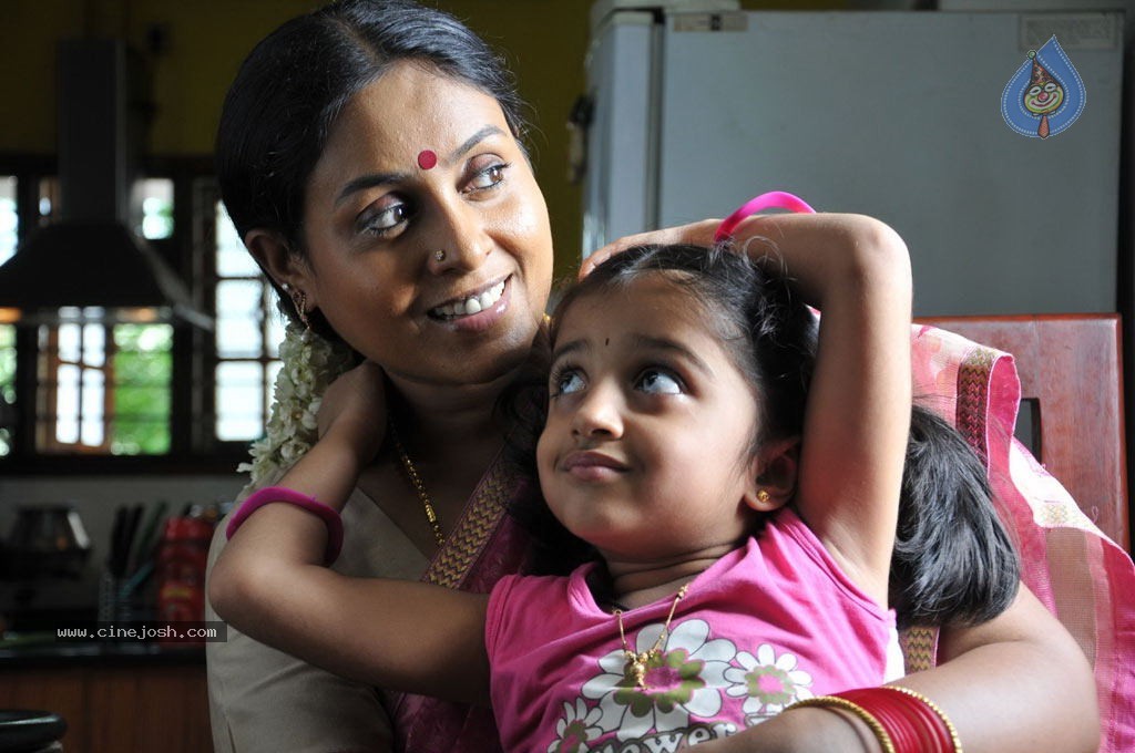 Amma Ammamma Tamil Movie Stills - 27 / 30 photos