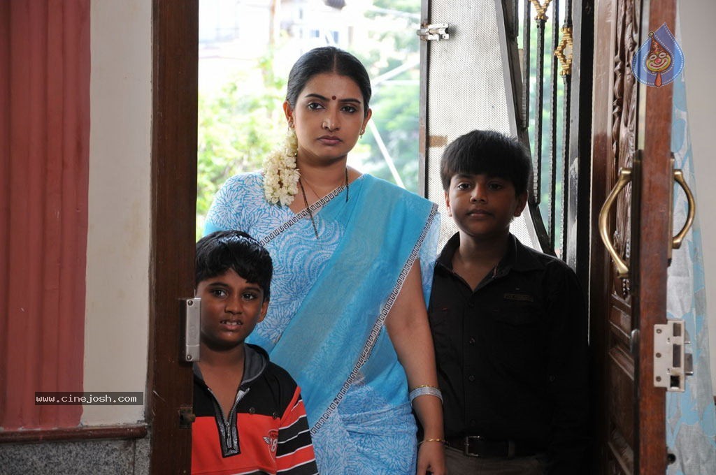 Amma Ammamma Tamil Movie Stills - 28 / 30 photos