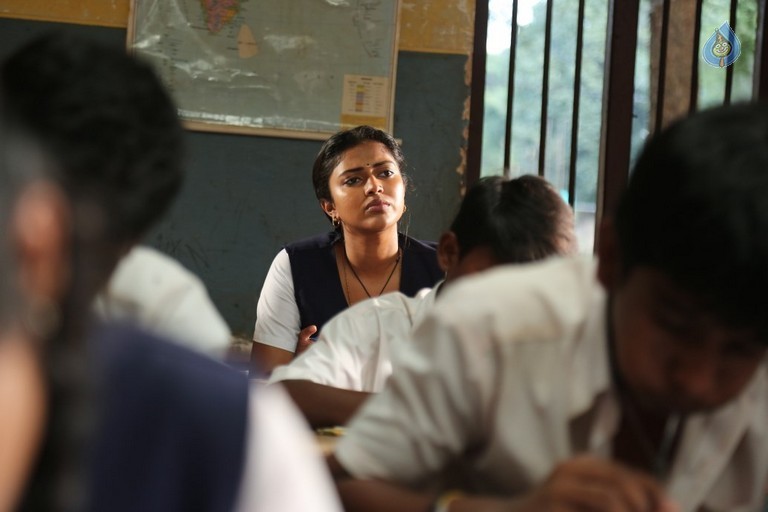 Amma Kanakku Tamil Movie Photos - 46 / 57 photos