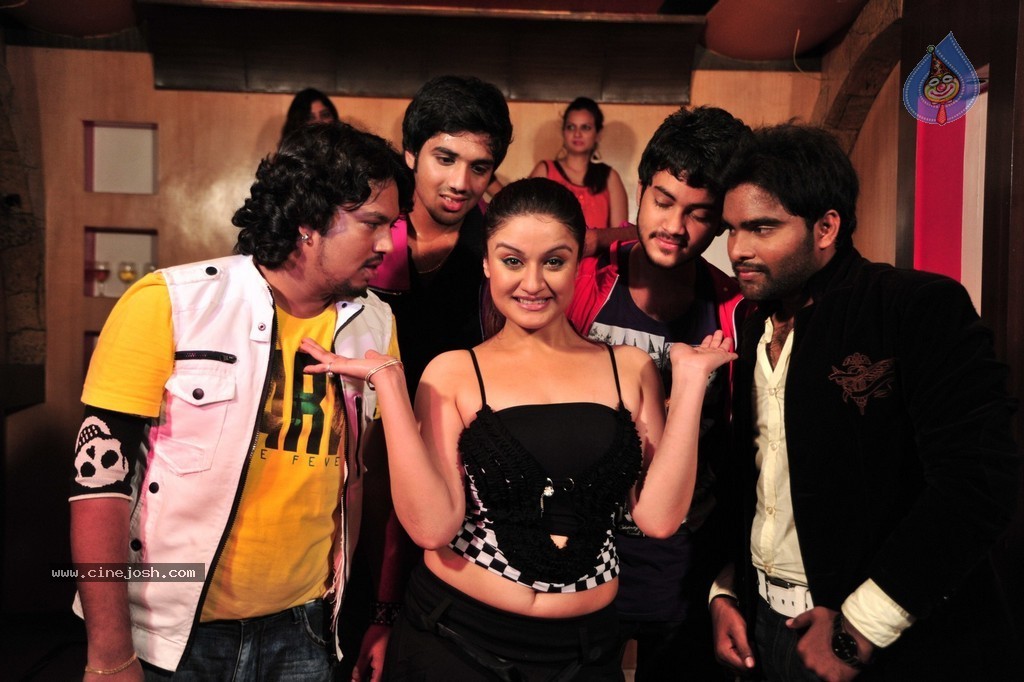 Amma Nanna Oorelithe Movie Item Song Stills - 14 / 94 photos