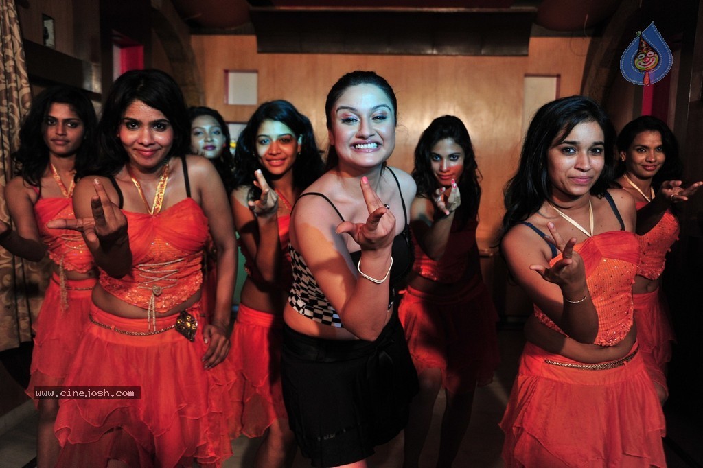 Amma Nanna Oorelithe Movie Item Song Stills - 21 / 94 photos