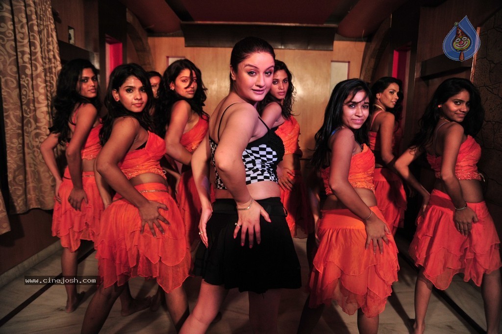 Amma Nanna Oorelithe Movie Item Song Stills - 28 / 94 photos
