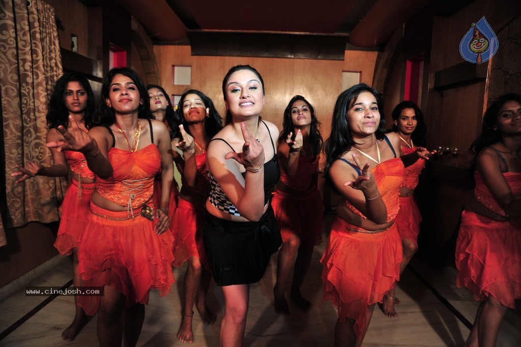 Amma Nanna Oorelithe Movie Item Song Stills - 34 / 94 photos