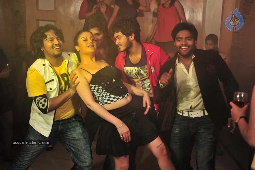Amma Nanna Oorelithe Movie Item Song Stills - 56 / 94 photos