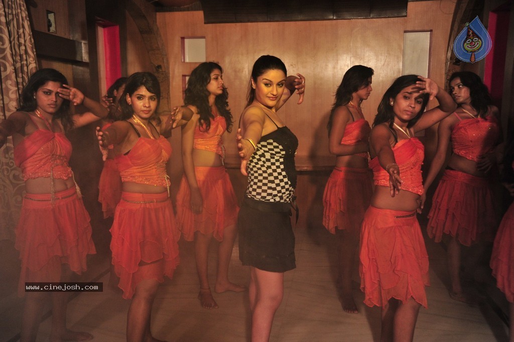 Amma Nanna Oorelithe Movie Item Song Stills - 79 / 94 photos