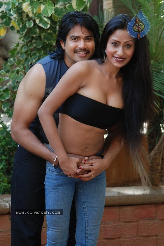 Ammayila Tirugubatu Movie Spicy Stills  - 6 / 18 photos