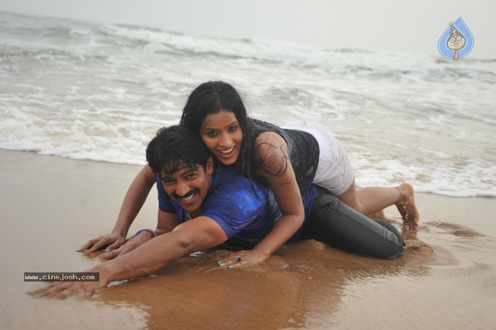 Anaganaga Movie Hot Stills - 28 / 273 photos