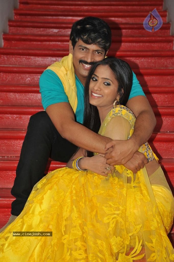 Anaganaga Movie Hot Stills - 46 / 273 photos