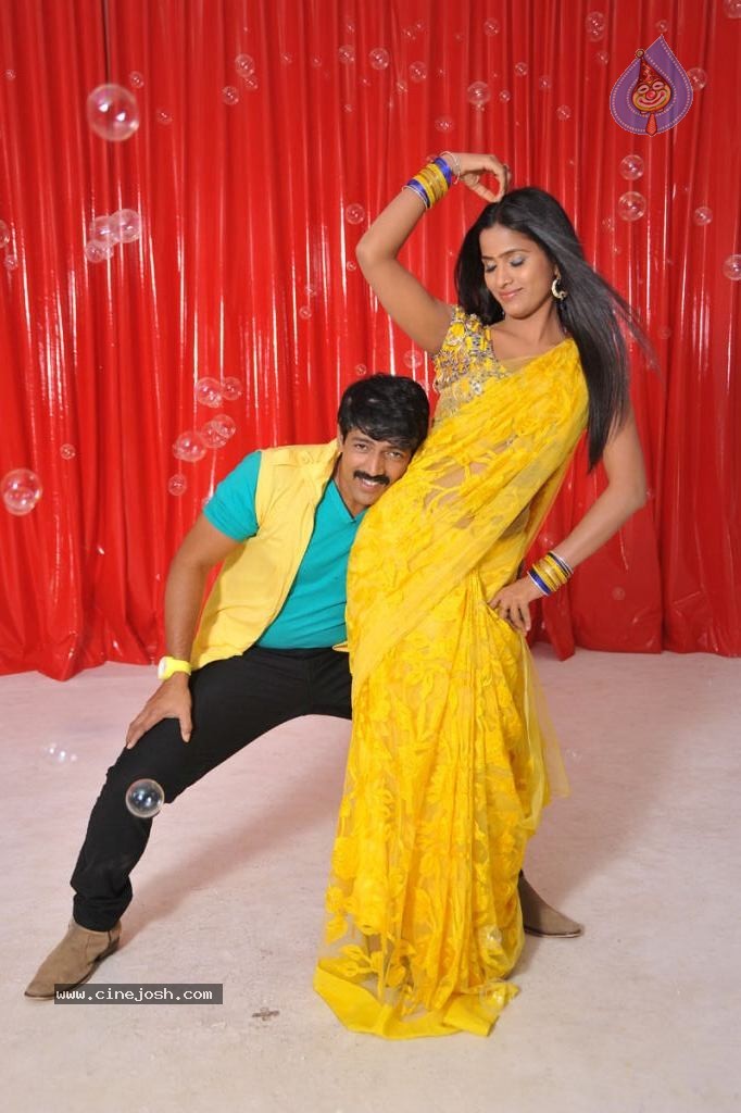 Anaganaga Movie Hot Stills - 52 / 273 photos