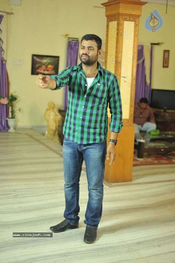 Anaganaga Movie Hot Stills - 80 / 273 photos