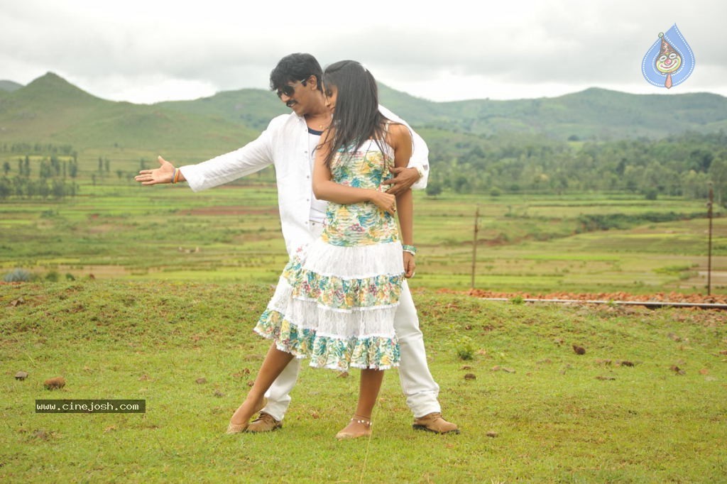 Anaganaga Movie Hot Stills - 85 / 273 photos