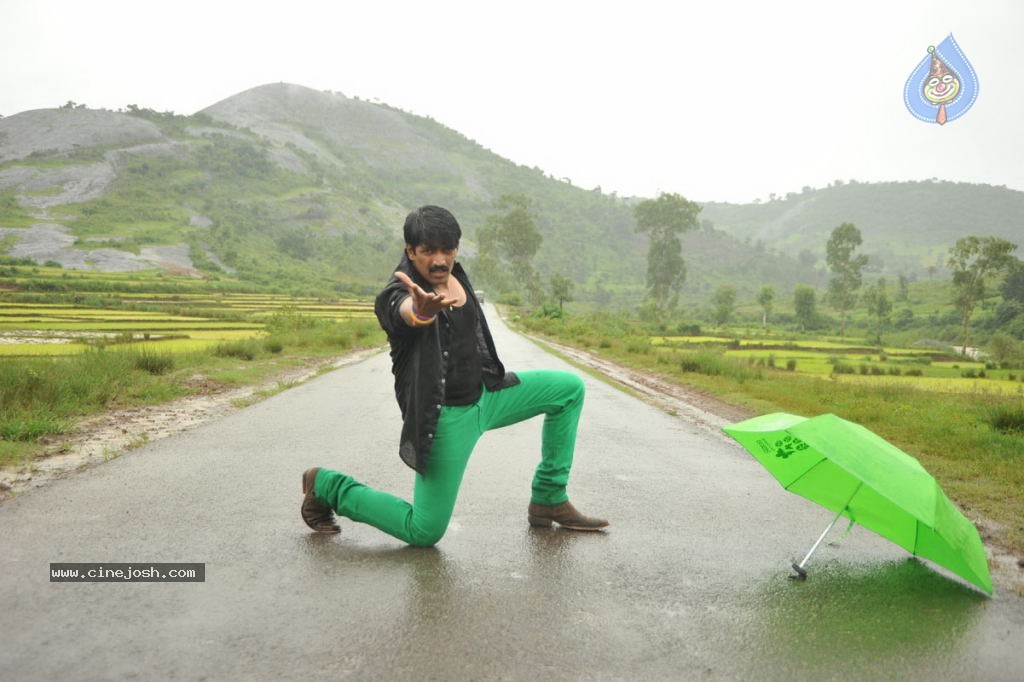 Anaganaga Movie Hot Stills - 158 / 273 photos