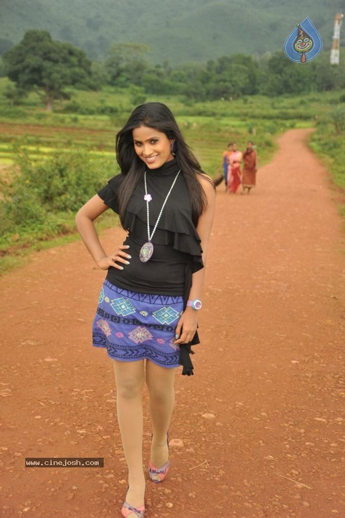 Anaganaga Movie Hot Stills - 247 / 273 photos