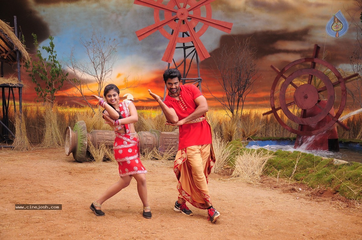 Anaganaga Oka Chitram Movie Stills - 2 / 9 photos