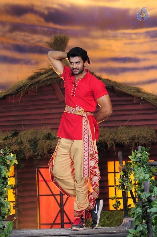 Anaganaga Oka Chitram New Photos - 1 / 8 photos
